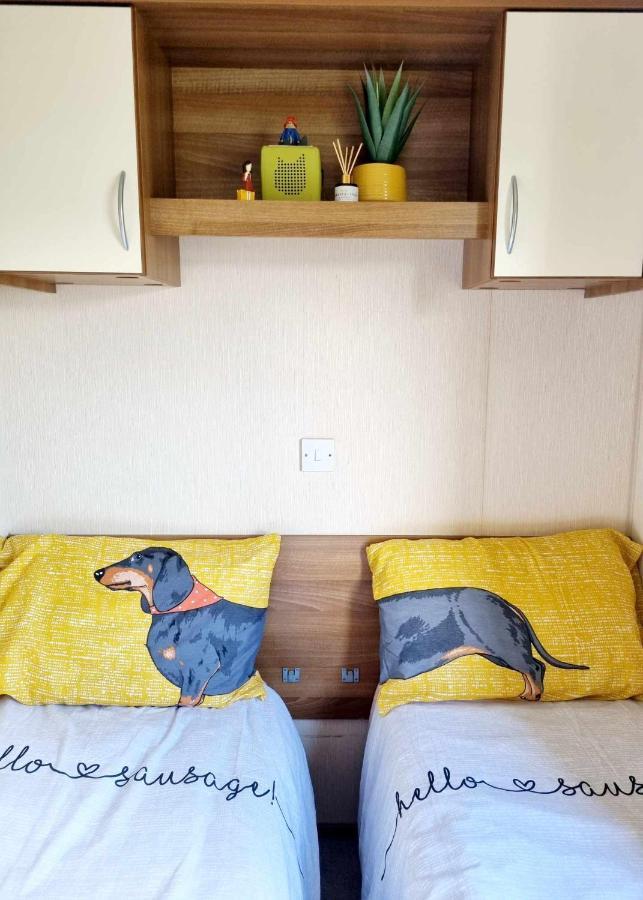 Eden Breaks, Mallard Lake Hotel ไซเร็นเซสเตอร์ ภายนอก รูปภาพ